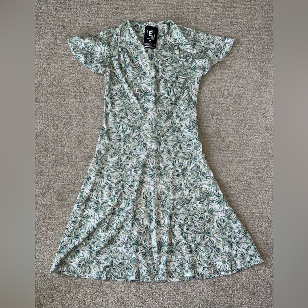 Floral A-Line Midi Dress V-Neck Flutter Sleeve Line Drawing Medium Multicolor